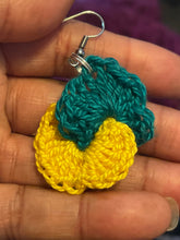 Load image into Gallery viewer, Crocheted earrings