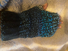 Load image into Gallery viewer, Fingerless Mittens