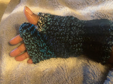 Load image into Gallery viewer, Fingerless Mittens