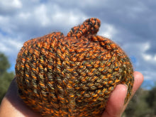 Load image into Gallery viewer, Mini pumpkin