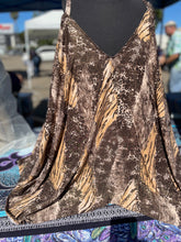 Load image into Gallery viewer, S&S Shoulder top