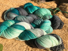 Load image into Gallery viewer, Creme de Menthe( mini-87 yards/ 75% SWM/20% Nylon/5% Stellina)