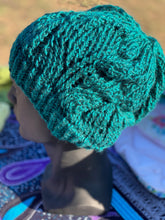 Load image into Gallery viewer, Leaf beanie(peacock/ dark teal) average