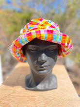 Load image into Gallery viewer, Bucket hat (colorful plaid)
