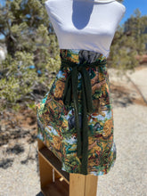 Load image into Gallery viewer, Jungle print apron(half)