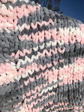 Load image into Gallery viewer, Baby blanket (pink and greys)
