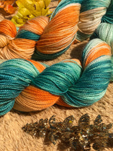 Load image into Gallery viewer, Carrot tops