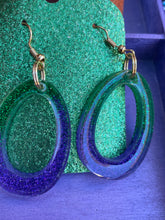 Load image into Gallery viewer, Open oval earring (large)