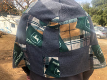 Load image into Gallery viewer, back of 6'0 male in pancho