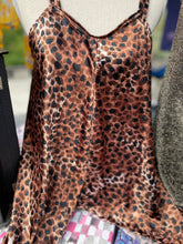 Load image into Gallery viewer, S&S Shoulder top