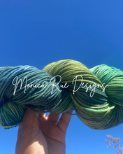 Load image into Gallery viewer, Bulky yarn(109 yards) 100% Superwash Merino wool

