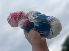 Load image into Gallery viewer, DK(Sparkle)231 yards
