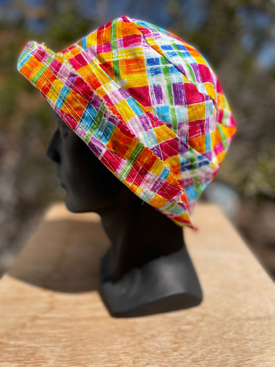 Bucket hat (colorful plaid)