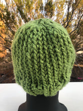 Load image into Gallery viewer, Smoothly slouching hat(pea green)
