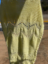 Load image into Gallery viewer, Border Leaves shawl(baby yellow)
