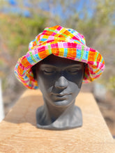 Load image into Gallery viewer, Bucket hat (colorful plaid)
