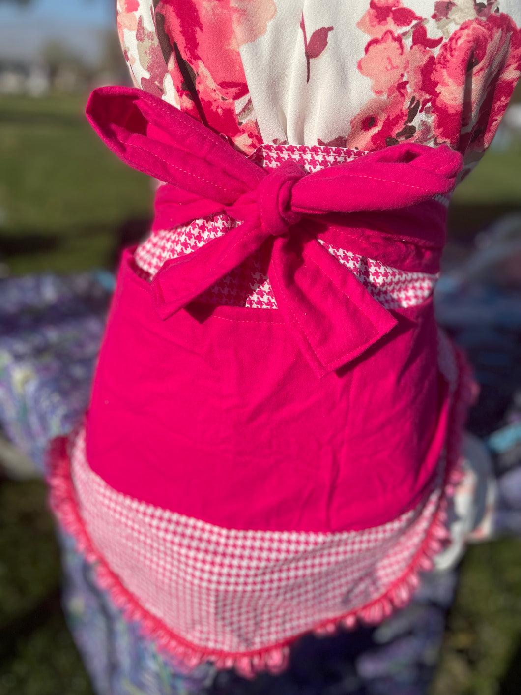 Retro Apron(hot pink houndstooth)