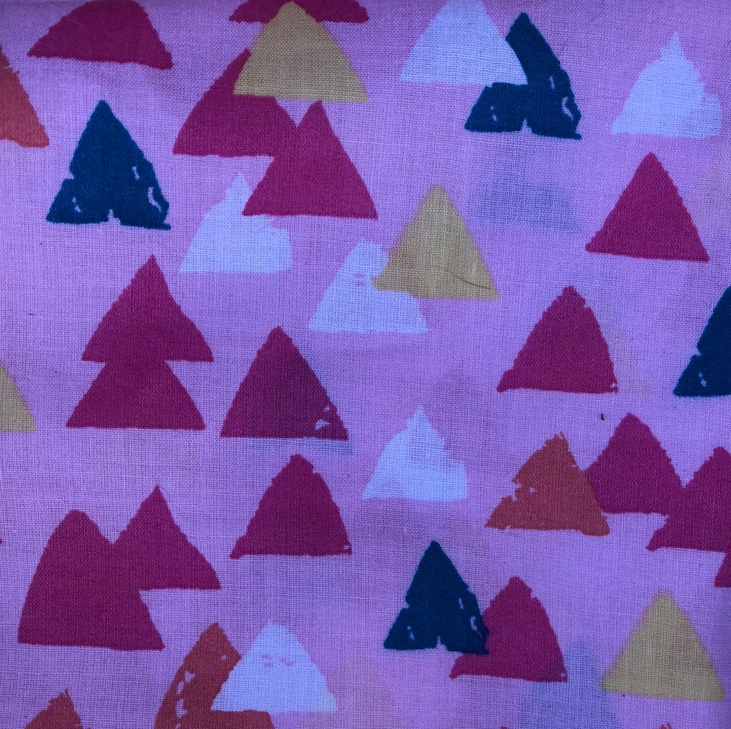 Pink apron with triangles